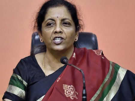 சர்ச்சையில் ராணுவ தளபதி- யார் எதையோ சொன்னதுக்கு என் கருத்து எதுக்கு? நிர்மலா சீதாராமன் சீற்றம்