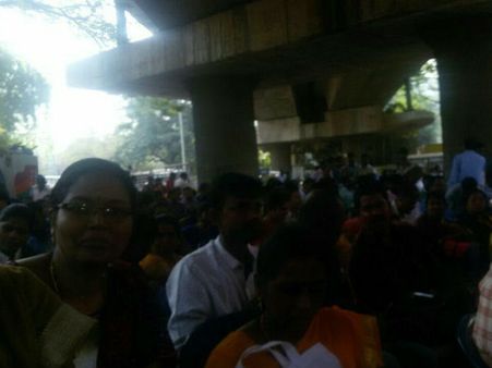 சென்னையில் ஒன்று திரண்ட பொதுப்பணித்துறை பொறியாளர்கள்.. கவன ஈர்ப்பு ஆர்ப்பாட்டம்!