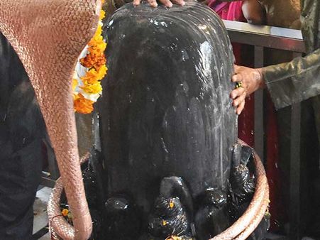 நேர்த்திக் கடன்... சிவனுக்கு ‘நாக்கை’ வெட்டி காணிக்கையாக கொடுத்த இளம்பெண்!