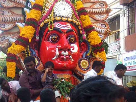 சிவராத்திரியில் நவகிரஹ தரிசனம் செய்யனுமா? மயிலாப்பூர் வாங்க!