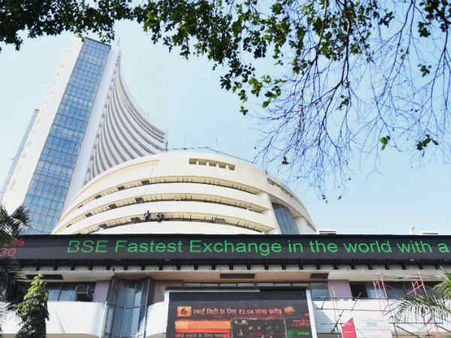 பட்ஜெட்: பங்குச் சந்தைகள் சரிவுடன் நிறைவு- வேளாண், மருத்துவ நிறுவன பங்குகள் ஏறுமுகம்