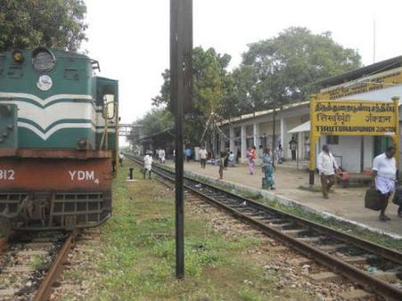 அகல ரயில் பாதைப்பணிகளுக்காக 12 ஆண்டுகளாக ரயில் சேவை முடக்கம் : கோடியக்கரை மக்கள் அவதி