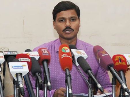 தீ கட்டுக்குள் வந்தது, ஆயிரம்கால்மண்டபத்திற்கு பாதிப்பில்லை... ஆட்சியர் வீரராகவராவ்