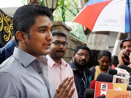 அப்பல்லோ மருத்துவமனையில் சிகிச்சைப் பெற்ற ஜெயலலிதாவை விவேக் பார்க்கவில்லையா?