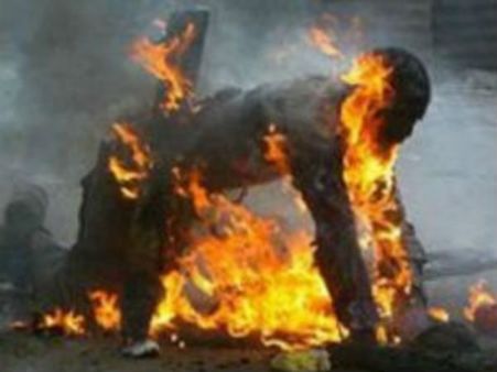 தக்கலையில் ஆயுதப்படைக் காவலர் தீக்குளித்து தற்கொலை முயற்சி