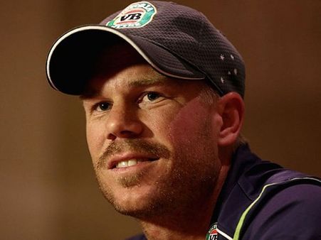 உங்க வீட்டு புள்ளையா நினைச்சி மன்னிச்சிருங்கப்பா.. படுத்தே விட்டார் வார்னர்