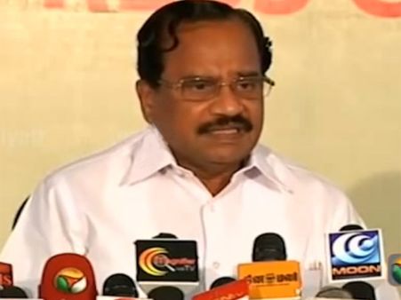 தமிழக முதல்வர் நாற்காலியில் ரஜினி அமரப்போவது உறுதி ... சொல்வது தமிழருவி மணியன்