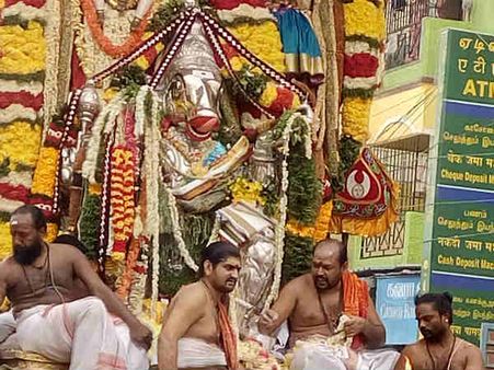 அரசாங்க வேலையும் அரியாசன யோகமும் தரும் அதிகார நந்தி!