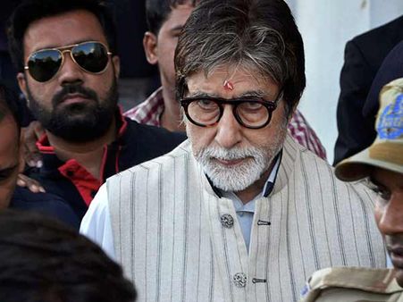 இந்தி சூப்பர் ஸ்டார் அமிதாப் பச்சனுக்கு உடல்நலக் குறைவு