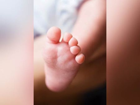 சென்னை மதுரவாயலில் சோகம்... தொட்டிலை ஆட்டியபோது கட்டிலில் தலை மோதி 4 மாத குழந்தை பரிதாப பலி