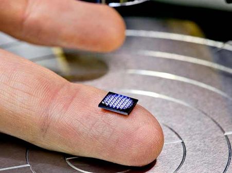 உலகிலேயே சிறிய கணினியை வெளியிட்ட ஐபிஎம்.. உப்புத் தூள் அளவுதான் இருக்கும்!