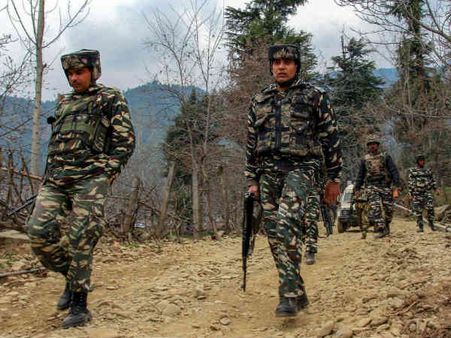 ஜம்மு - காஷ்மீரில் 5 தீவிரவாதிகள் சுட்டுக்கொலை - 5 வீரர்கள் வீர மரணம்