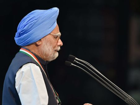 வெற்று வார்த்தைகளின் மூலம் மக்களை ஏமாற்றிய பாஜக தோல்வியடைந்துவிட்டது: மன்மோகன் சிங்