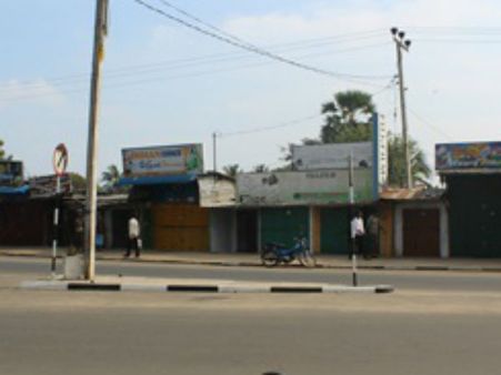 வன்முறைகளுக்கு கண்டனம்: யாழ், மன்னாரில் முஸ்லிம்கள் கடையடைப்பு போராட்டம்