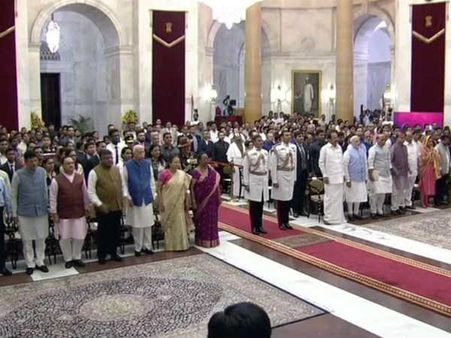 தமிழகத்தை சேர்ந்த 6 பேருக்கு பத்ம விருதுகள் வழங்கி கவுரவிப்பு