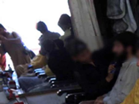 விதவிதமாக தாடி வைக்கத் தடை... பாகிஸ்தான் முடி திருத்தும் தொழிலாளர்கள் அதிரடி முடிவு