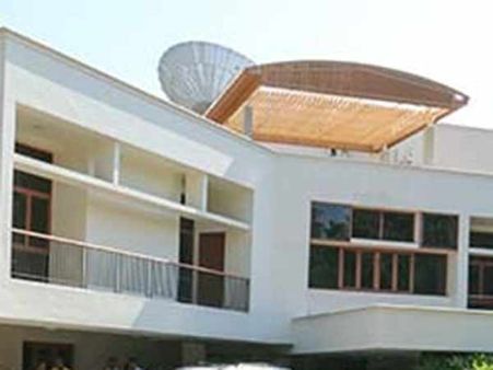 ஜெ.வின் வேதா இல்லத்தை நினைவிடமாக்க ரூ 20 கோடி ஒதுக்கீடு