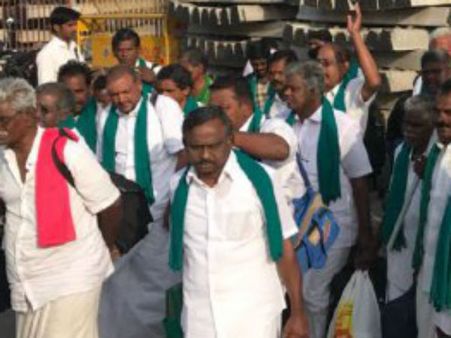 தமிழன் தன்மானத்தோடு போராடுவதை விடுத்து தற்கொலை செய்வேன் என்று சொல்வது கோழைத்தனம்: பி.ஆர்.பாண்டியன்