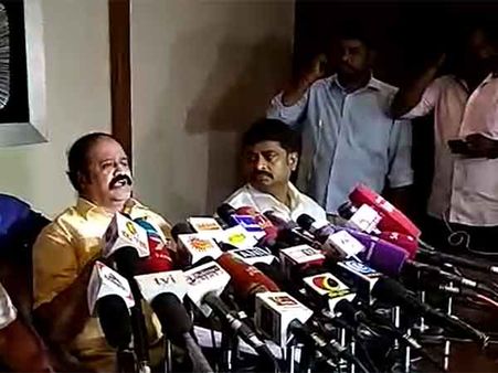 கயிறு இருக்கு.. விஷம் இருக்கு.. என்ன வேனும் நவநீதகிருஷ்ணன்? கேட்கிறார் புகழேந்தி