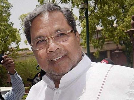 சித்தராமையாவுடன் லிங்காயத் மடாதிபதிகள் சந்திப்பு- தனி மத அங்கீகாரம் வழங்க வலியுறுத்தல்