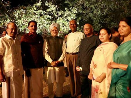 டெல்லியில் சோனியா தலைமையில் விருந்து: திமுக உள்ளிட்ட எதிர்க்கட்சிகள் பங்கேற்பு