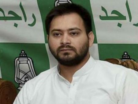 பாஜக - நிதிஷ்குமார் கூட்டுச்சதியால் பழிவாங்கப்பட்ட லாலு பிரசாத்: லாலு மகன் தேஜஸ்வி யாதவ்