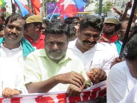 தமிழகத்தை முற்றிலும் பாலைவனமாக்கும் செயல்களில் மத்திய அரசு ஈடுபட்டு வருகிறது : திருமாவளவன்