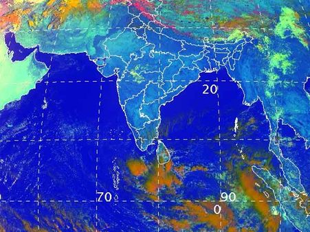 அடடே.. அடிக்கிற வெயிலுக்கு நடுவே குமரி கடற்பகுதியில் உருவான குறைந்த காற்றழுத்த தாழ்வு நிலை!