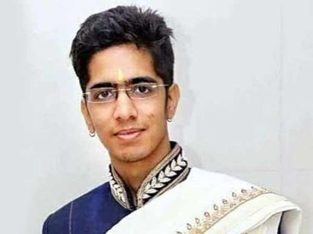 100 கோடி ரூபாய் சொத்தை தூக்கி எறிந்துவிட்டு சன்னியாசி ஆன ஜெயின் இளைஞர்