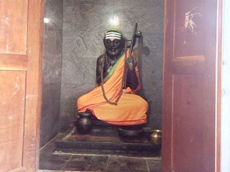 தன்வந்திரி பீடத்தில் ஆதிசங்கரர் அவதார தினம் - சிறப்பு ஹோமங்கள் 