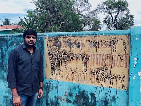 பிக் பாஸ் பங்காளிகள் யாழ். திடீர் பயணம்! பிரபாகரன் இல்லத்தில் நடிகர் சதீஷ்!!