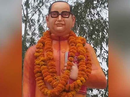 காவி ஷெர்வானியில் அம்பேத்கர் சிலை... உ.பி அரசின் விஷமத்தால் மீண்டும் சர்ச்சை!