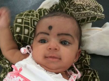 மகளுக்கு ஆசிபா என பெயரிட்ட கேரள பத்திரிகையாளர்!