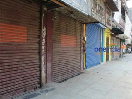 காவிரிக்காக வலுக்கும் போராட்டம்: இன்று வணிகர்கள் கடையடைப்பு: சிவகாசி பட்டாசு ஆலை மூடல்