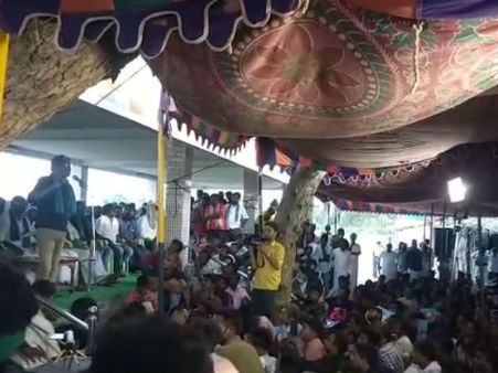 தாய் மொழிக்கு துரோகம் செய்துவிட்டு மற்றவர்களை எப்படி ரஜினி காப்பாற்றுவார்? - பாரதிராஜா பளீச்