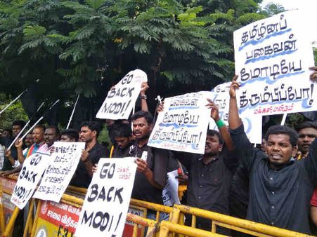 திரும்பிப் போ... எட்டு திசையிலும் ஒலிக்கும் தமிழகத்தின் குரல் #GoBackModi