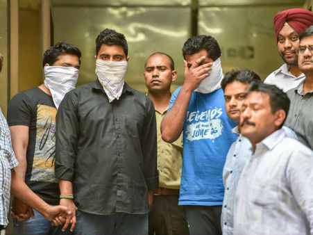 சிபிஎஸ்இ தேர்வு வினாத்தாள் வெளியான விவகாரத்தில் பயிற்சி மைய உரிமையாளர் உள்பட மேலும் 3 பேர் கைது