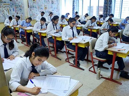 கேள்வித்தாள் லீக் விவகாரம்: மறுதேர்வு இல்லை என சிபிஎஸ்இ அறிவிப்பு