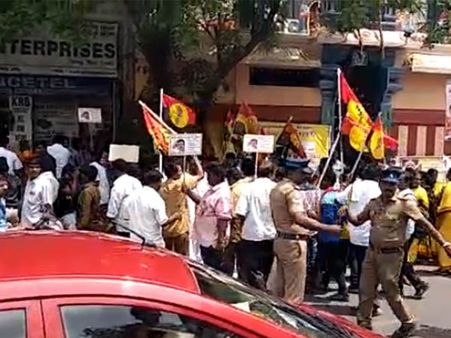 காவிரி வாரியம் அமைக்க வேண்டும்... பாஸ்போர்ட் அலுவலகத்தை முற்றுகையிட்ட தேமுதிக!