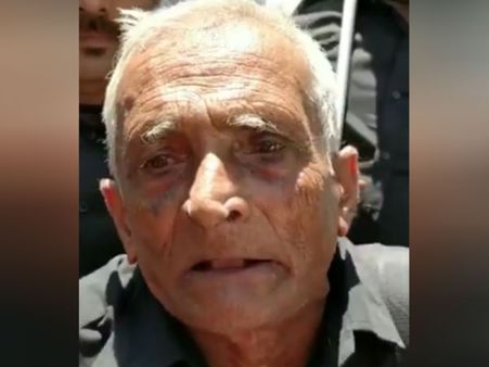 காவிரிக்காக தீக்குளிக்க முயன்ற 77 வயது முதியவர்.. சென்னை போராட்டத்திலும் பங்கேற்பு.. வைரல் வீடியோ