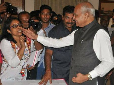 கன்னத்தில் தட்டியதற்கு ஆளுநரின் மன்னிப்பை ஏற்கிறேன்... ஆனால்... பெண் நிருபர் லட்சுமி