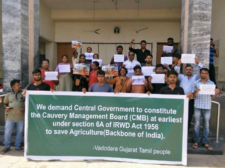 மீத்தேன் வேண்டாம்.. நீரும் சோறும்தான் வேண்டும்-குஜராத் வாழ் தமிழ் மக்கள் ஆர்ப்பாட்டம்