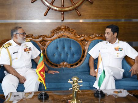 இலங்கையில் இந்தியக் கடற்படைத் துணைத் தளபதி: இரு நாட்டு கடற்படை ஒத்துழைப்பு குறித்து பேச்சுவார்த்தை