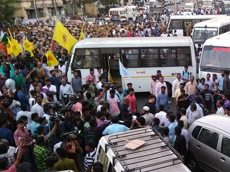 தமிழர் போராட்டத்துக்கு பணிந்தது ஐபிஎல் நிர்வாகம்- 6 போட்டியும் வெளி மாநிலத்துக்கு மாற்றம்!