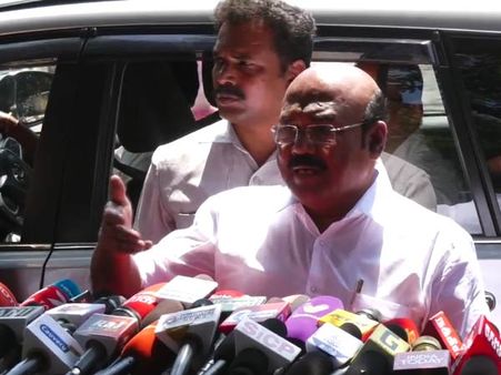 கமலுக்கு போராட்டம் நடத்த துப்பில்லை, ஆர்ப்பாட்டம் நடத்த வக்கில்லை.. விளாசிய ஜெயக்குமார்