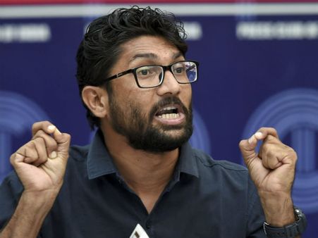 முட்டாள்கள் தினமே மோடிக்காகத்தான் கொண்டாடப்படுகிறது.. ஜிக்னேஷ் மேவானி கிண்டல்!