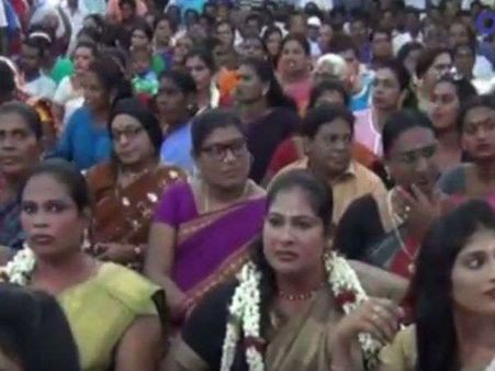 விழுப்புரம் கூத்தாண்டவர் கோயில் திருவிழா கோலாகலம்: மிஸ் கூவாகம் போட்டி தொடங்கியது