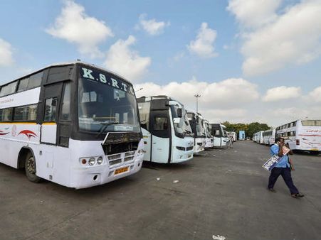 தமிழகத்திற்கு இயக்க அச்சம்.. 700 கர்நாடக அரசு பஸ்கள் ரத்து