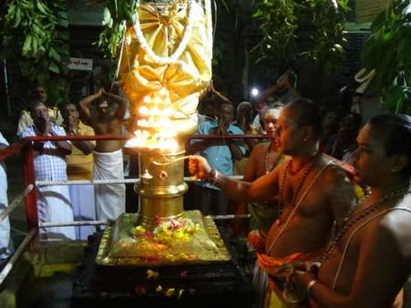 சித்திரை விசு திருவிழா - குற்றாலநாதர், பாபநாசம் சிவன் கோவிலில் கொடியேற்றத்துடன் தொடக்கம்