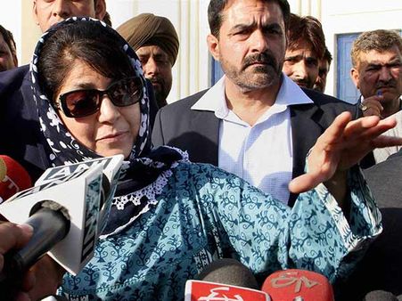 பாஜகவை உலுக்கிய சிறுமி பலாத்கார சம்பவம்.. காஷ்மீரில் 2 அமைச்சர்கள் ராஜினாமா!